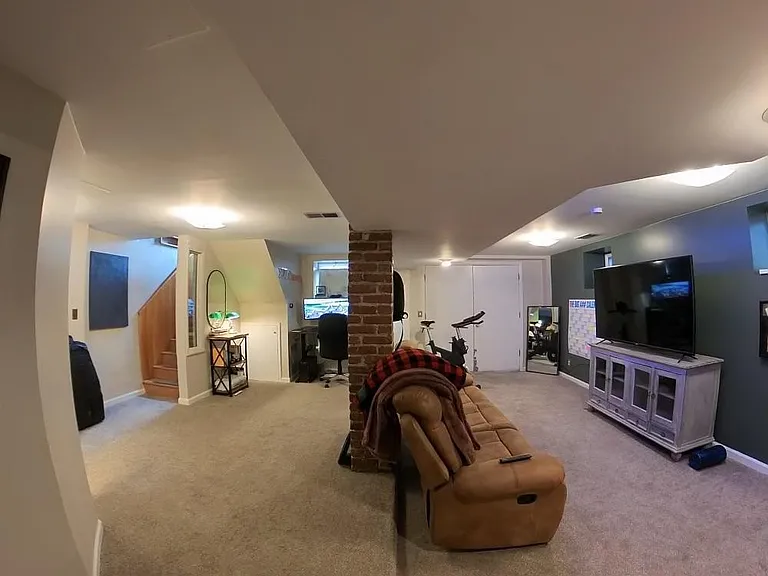 Basement rec rom.