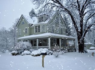 427 Bassett Rd, Bay Village, OH 44140