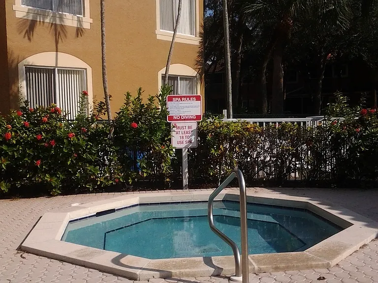 The Mirage Apartments — Photo 120