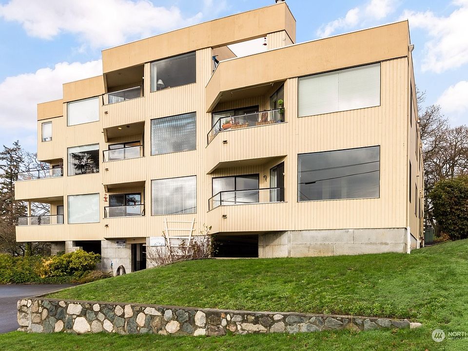 1st image of 861 SE Regatta Drive #101