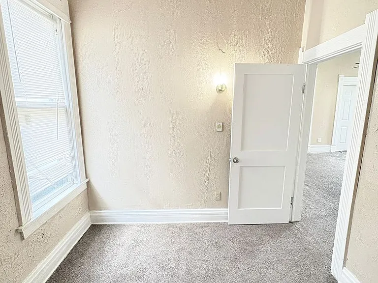 837 Avondale Ave — Photo 13