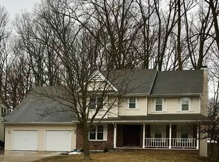 2518 Wildwood Dr, Green Bay, WI 54302