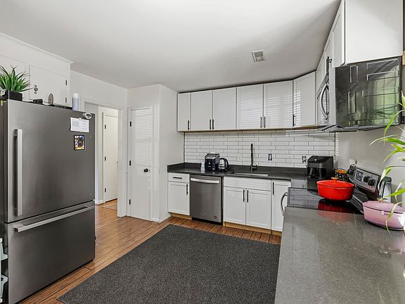 2nd image of 114 Lisa Dr