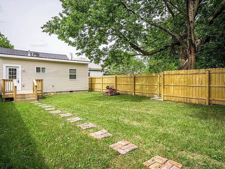 806 Longfield Ave — Photo 29