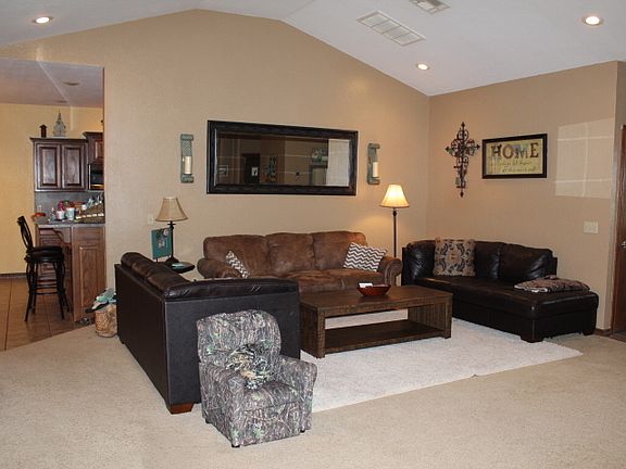 3rd image of 130 E Bonita Dr
