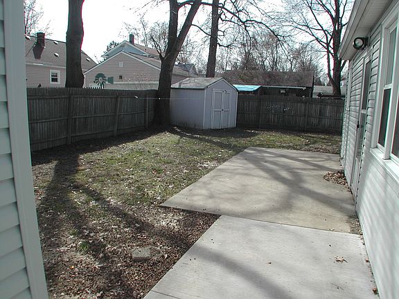 2nd image of 2275 8th St