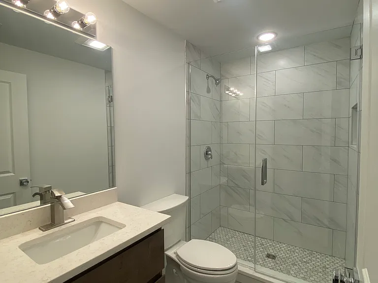 1814 S Throop St #1F — Photo 14