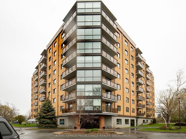 120 Barrett Ct Unit 305, Kingston, ON K7L 5H6