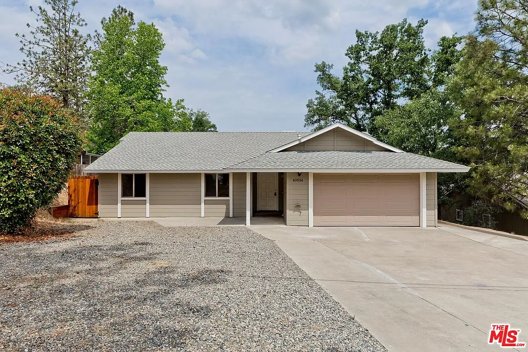 40934 Elliott Dr photo 1