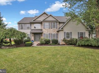 17 Lady Diana Dr, Reading, PA 19605