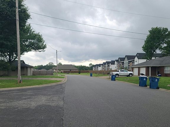 4th image of 432 Hall Ave