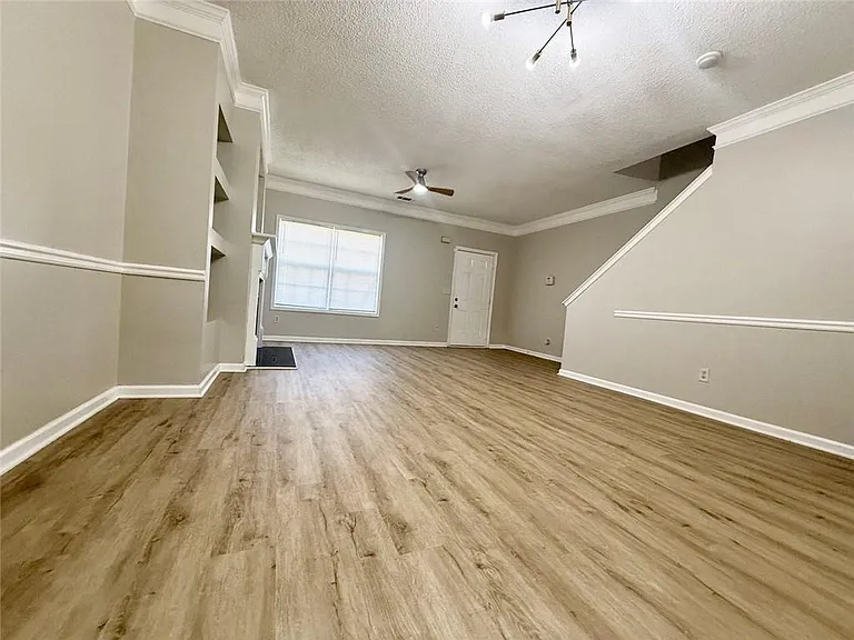 2154 Olmadison Vw — Photo 9