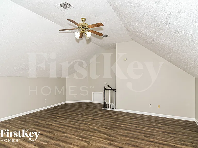 5048 Singing Hills Dr — Photo 15