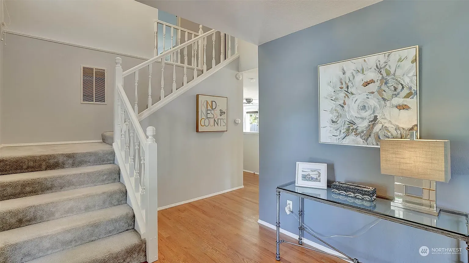 5 bed, 2.5 bath, 3020 sqft, $4,295 — Photo 3