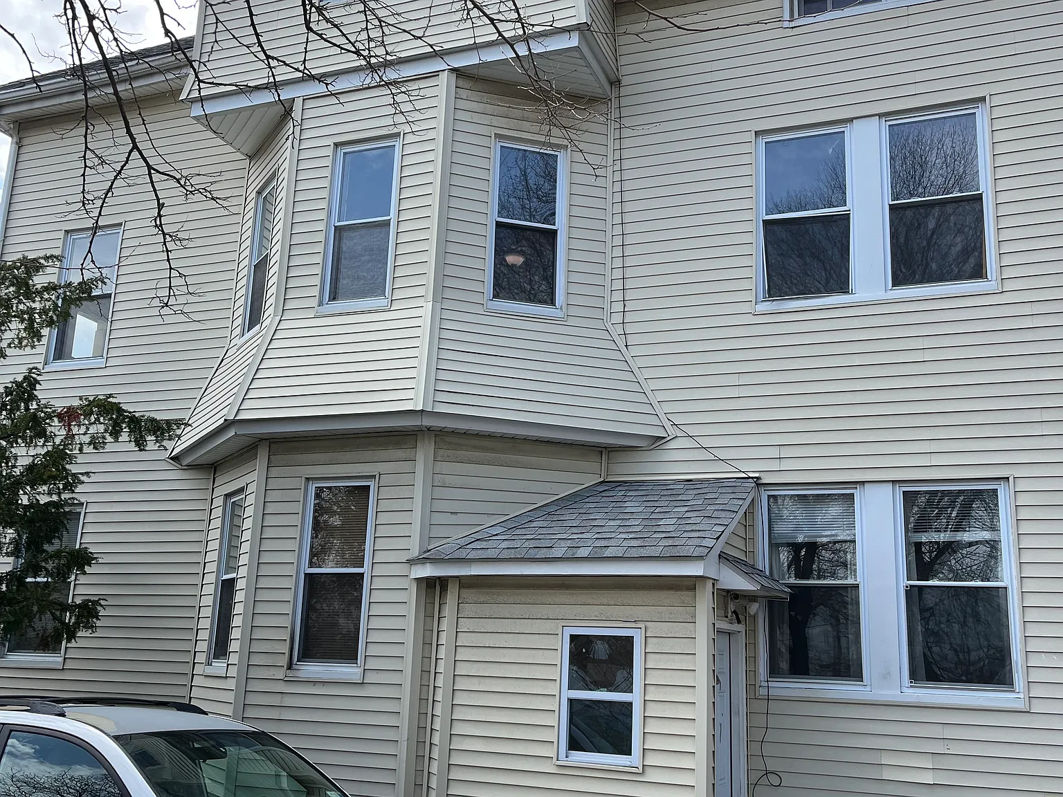 3 bed, 3049 sqft, $2,100 — Photo 4