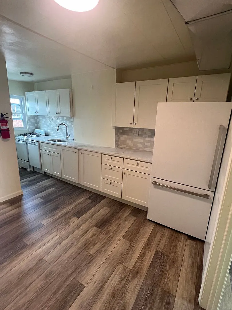 364 oakland ave — Photo 3