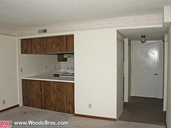 3rd image of 5801 Enterprise Dr APT A6