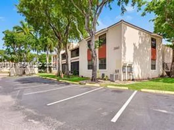 20330 NE 3rd Ct APT 9, Miami, FL 33179