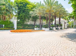 3683 NE 199th St, Aventura, FL 33180