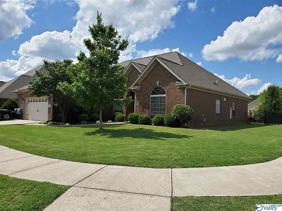 1st image of 100 Oxfordshire Cir