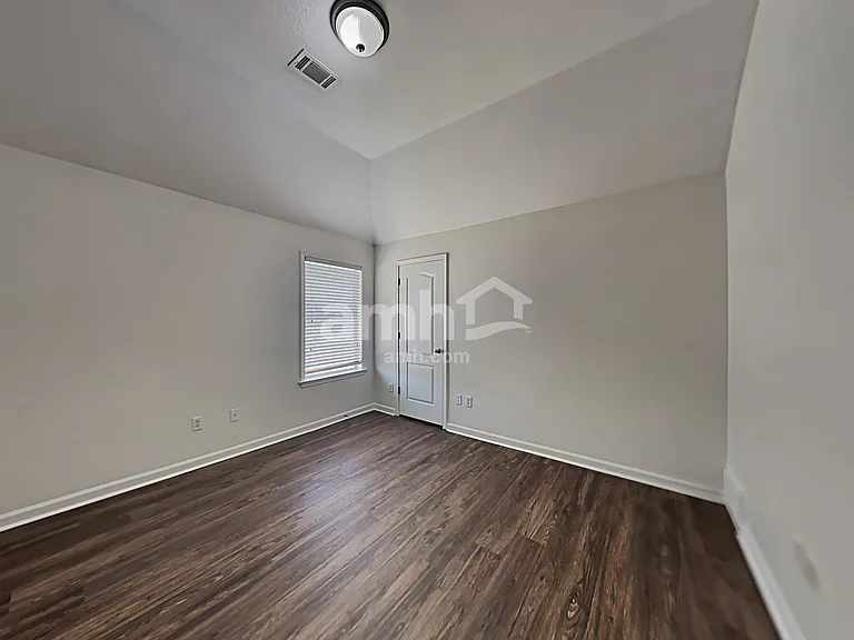 9664 Woodland Creek Ln — Photo 17