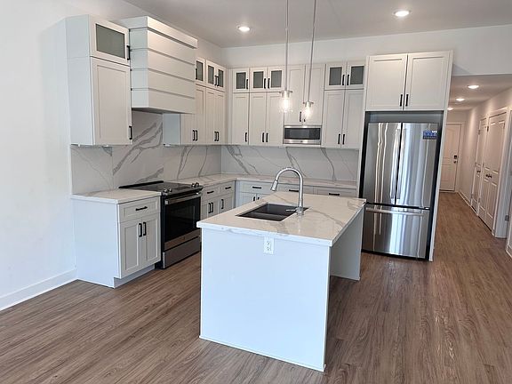 5th image of 3808 NW 93rd St