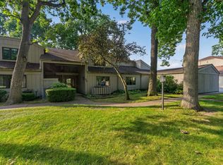 605 Vistula Ter APT 2, Mishawaka, IN 46544