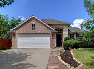 701 Red Elm Ln, Fort Worth, TX 76131
