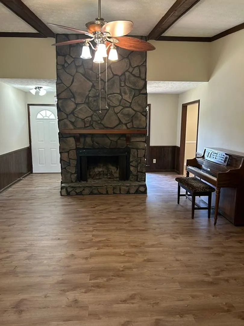 North Columbus 3 BR, 2BA, Great room and fenced yard — Photo 4