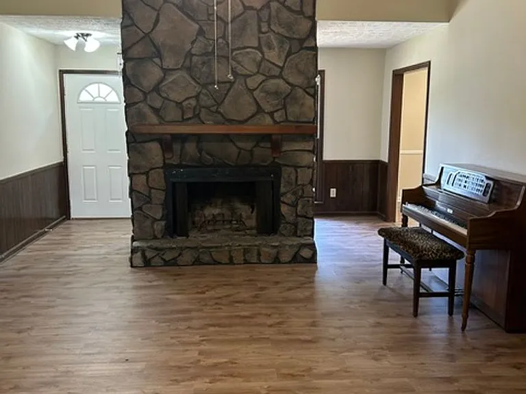 1441 Autumnridge Dr — Photo 4
