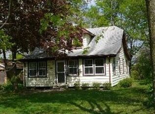 63 Riverside Dr, Yorkville, IL 60560