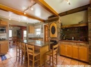 561 W Elberta Dr, Pleasant View, UT 84414