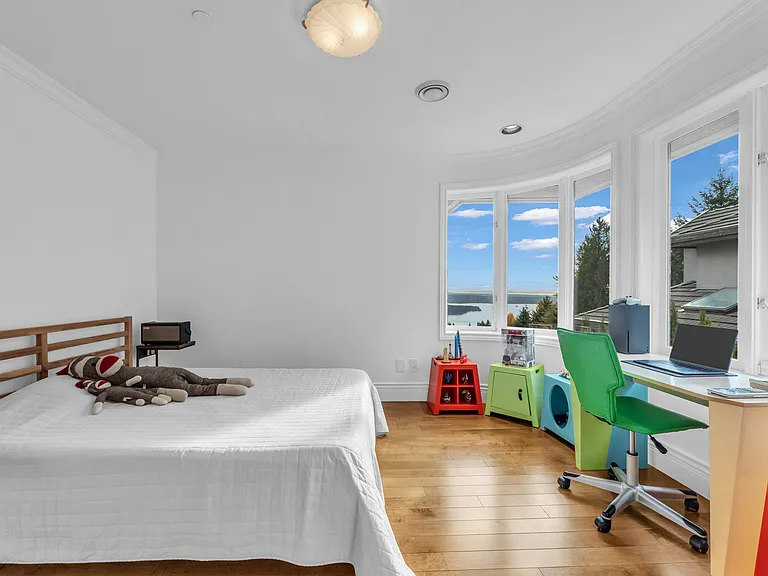 1525 Errigal Pl — Photo 35