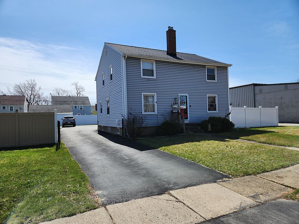1st image of 194 Henderson Ave