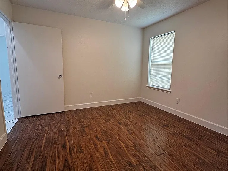 2203 Bisontine St — Photo 5
