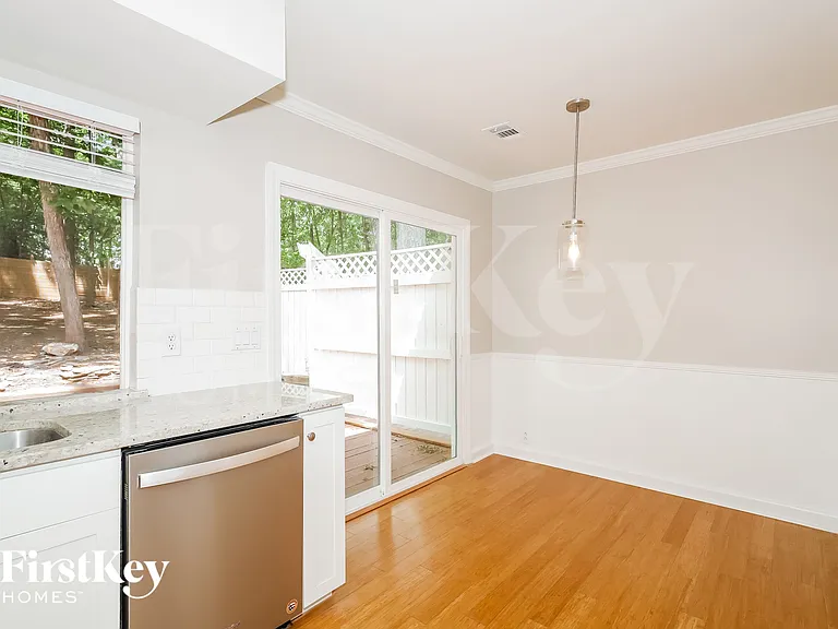 7614 Robin Crest Rd — Photo 6