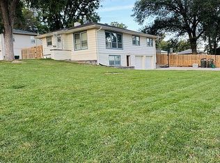 1009 S Madison St, Papillion, NE 68046