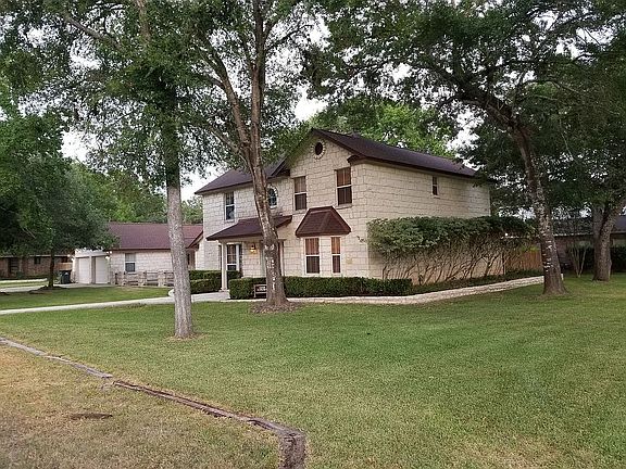 2nd image of 2 Oak Ct