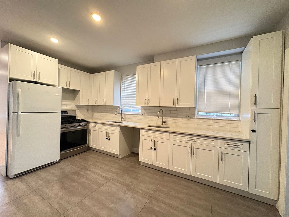 1st image of 227 Bidwell Ave Floor 1