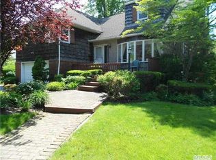 560 Linda Ln, Woodmere, NY 11598