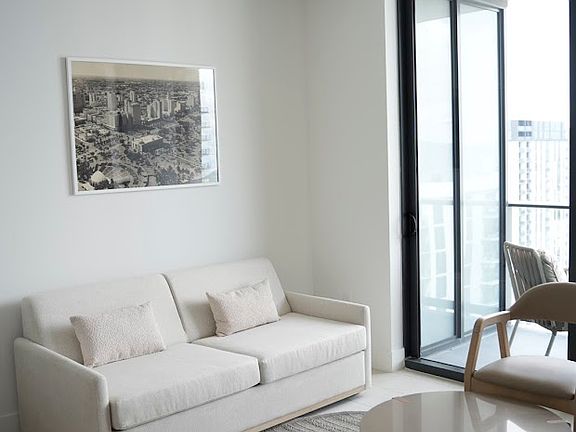 5th image of 601 NE 1st Ave Unit 4203