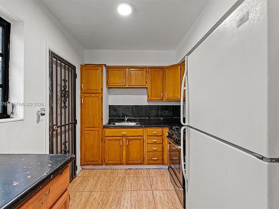 5th image of 9201 NW 33rd Avenue Rd