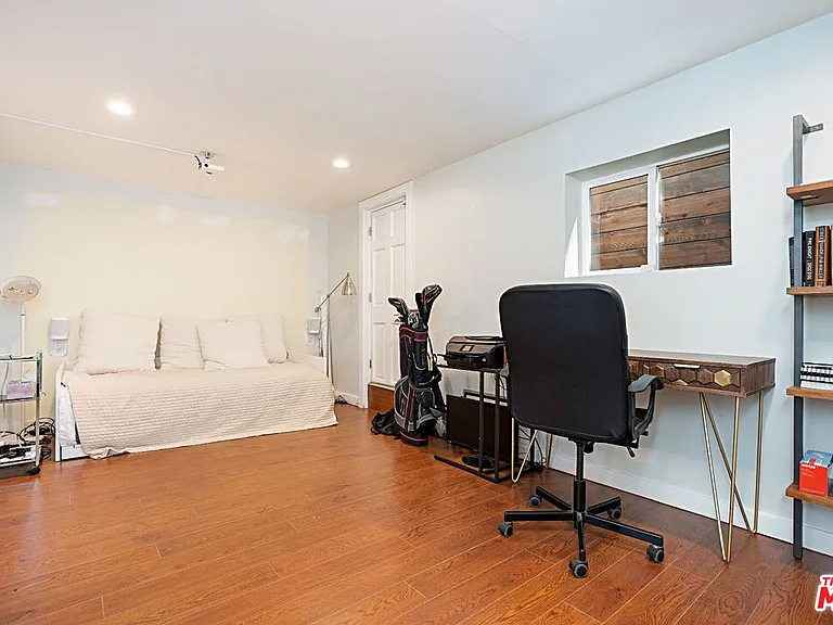 9023 Phyllis Ave — Photo 33