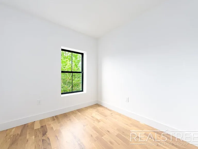 536A Monroe St #3 — Photo 4