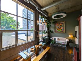 1050 Cherokee St