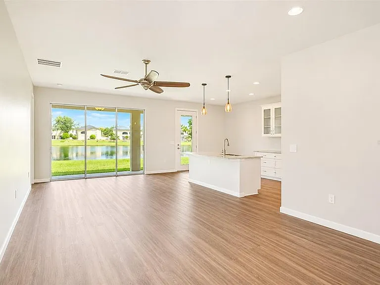 1823 Meadow Pond Way — Photo 3