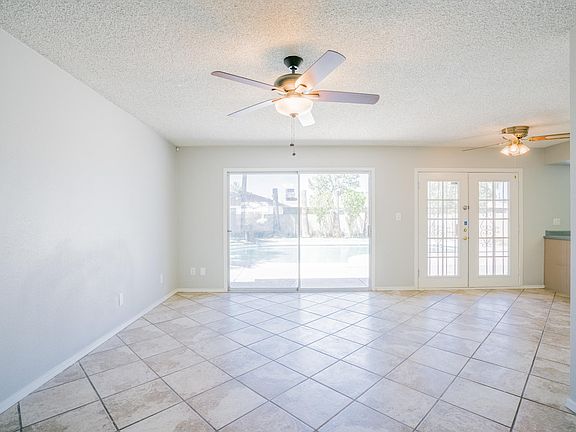 3rd image of 3038 W Palmaire Ave