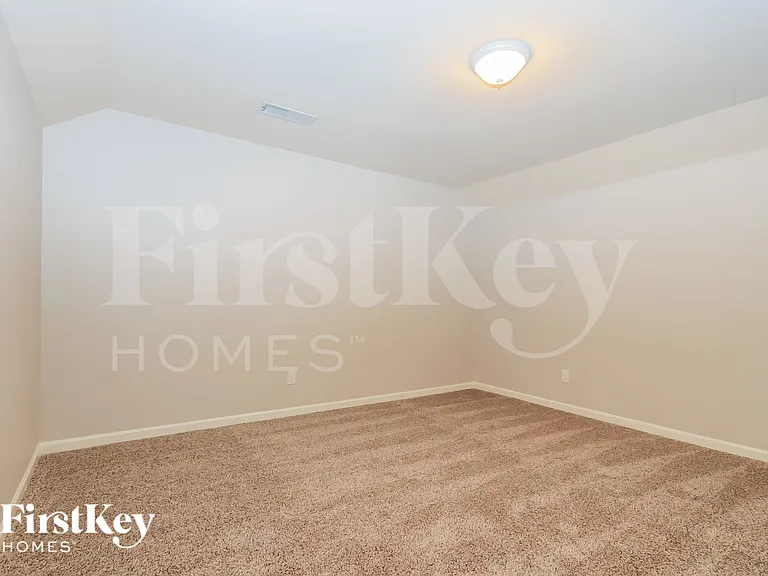 569 Carleton Pl — Photo 13