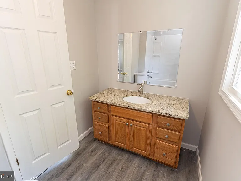 1507 Race St — Photo 30
