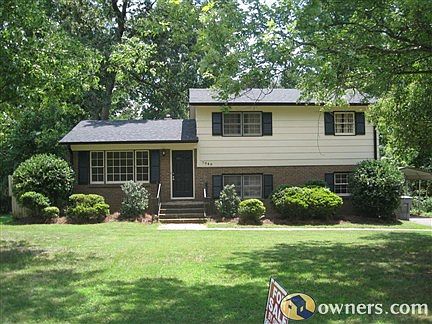 7049 Crossridge Front of House